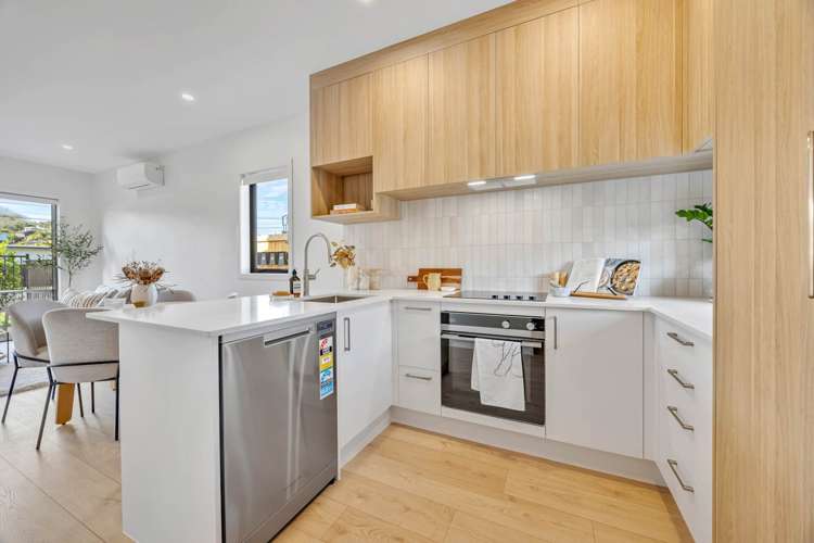 2/97 Atkinson Road Titirangi_6