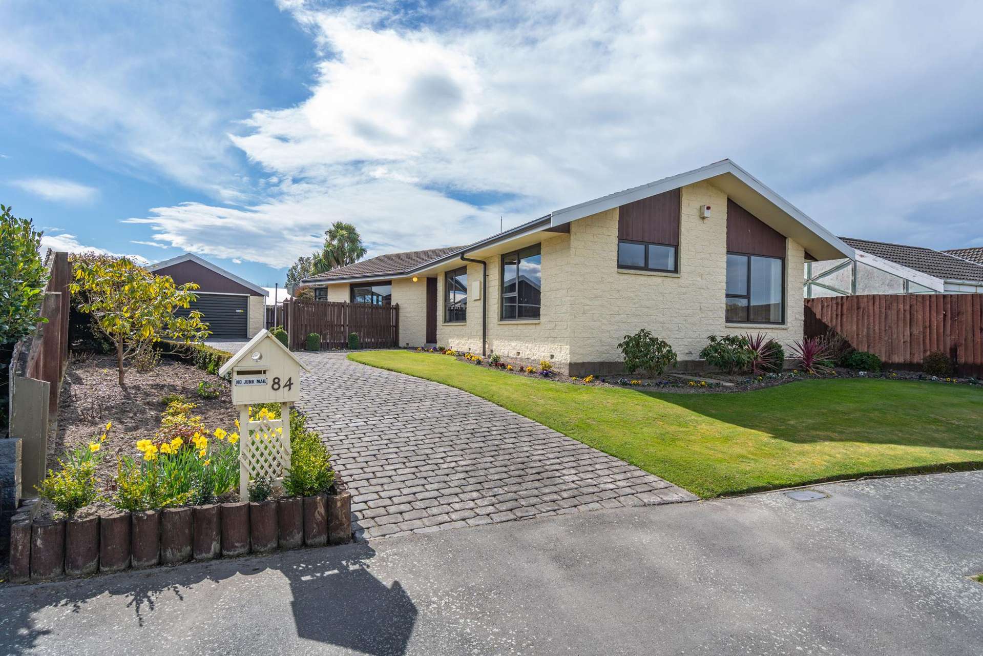 84 Dunbarton Street Redwood_0