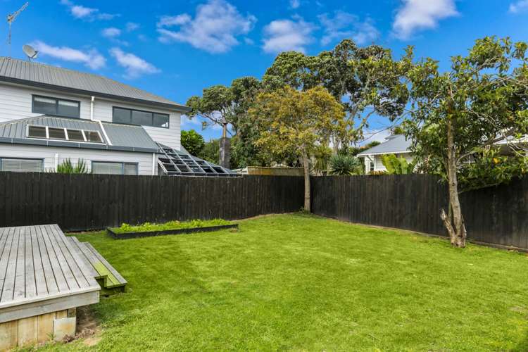 24 Sulphur Beach Road Northcote Point_13