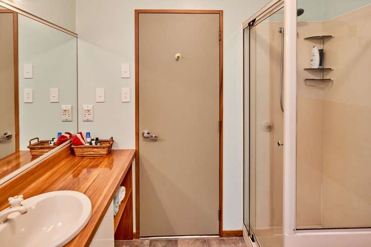 1 Roys Road Plimmerton_20