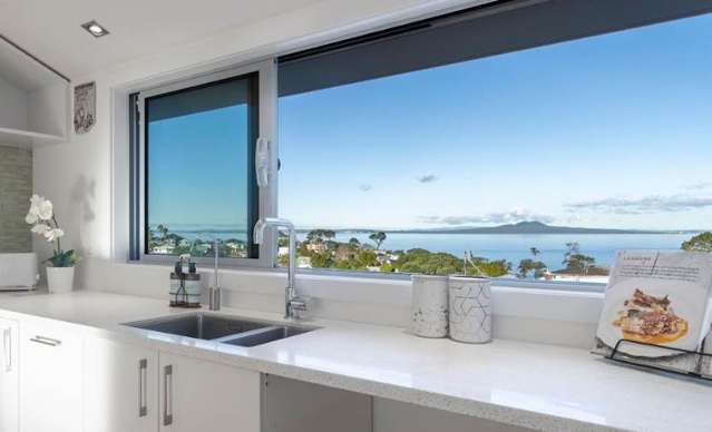 2/19 Toroa Street Torbay_1