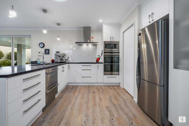 11 Carnoustie Place Aongatete_16