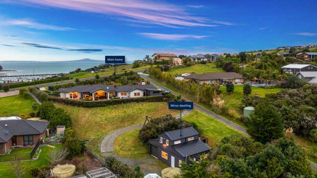 60 Roberts Road Matakatia_1