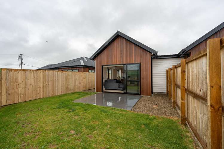 2/5 Elmira Avenue_2