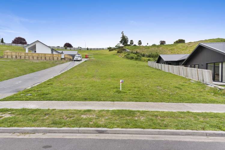 79 Whakaturou Crescent Pyes Pa_15