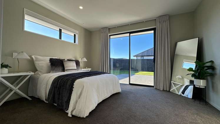 40 Strowan Avenue Elgin_14