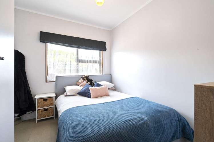 203 Fergusson Road Halcombe_15