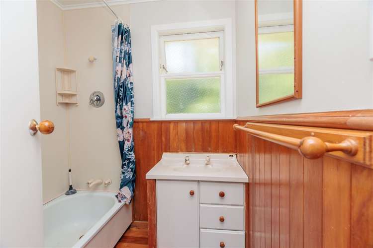 29 Kahikatea Grove Paparangi_10