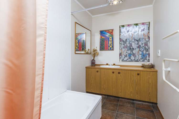 17 Towai Street Stoke_16