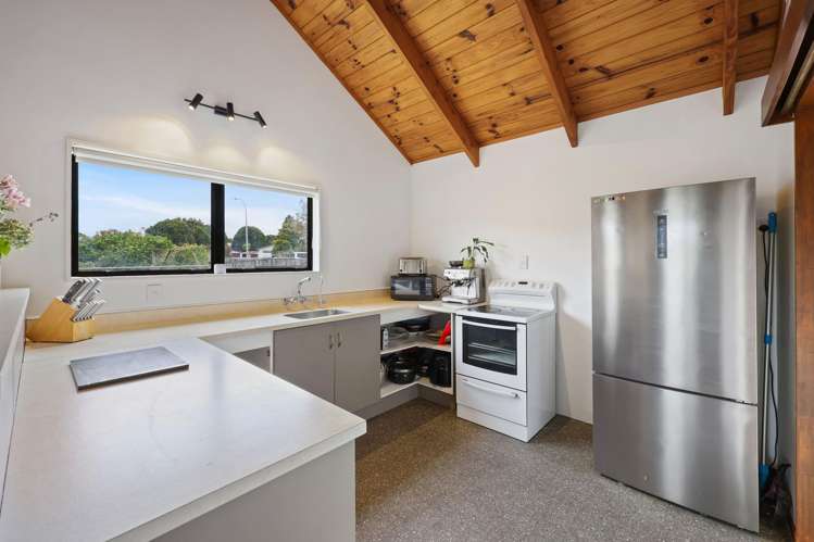 2/11 Hosking Place_3