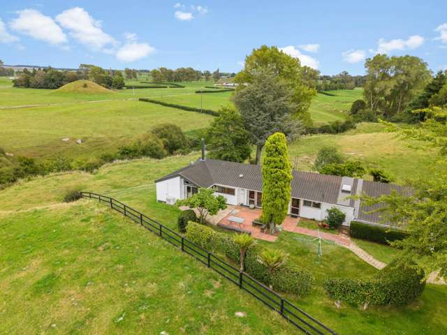 Double section living with stunning rural outlooks