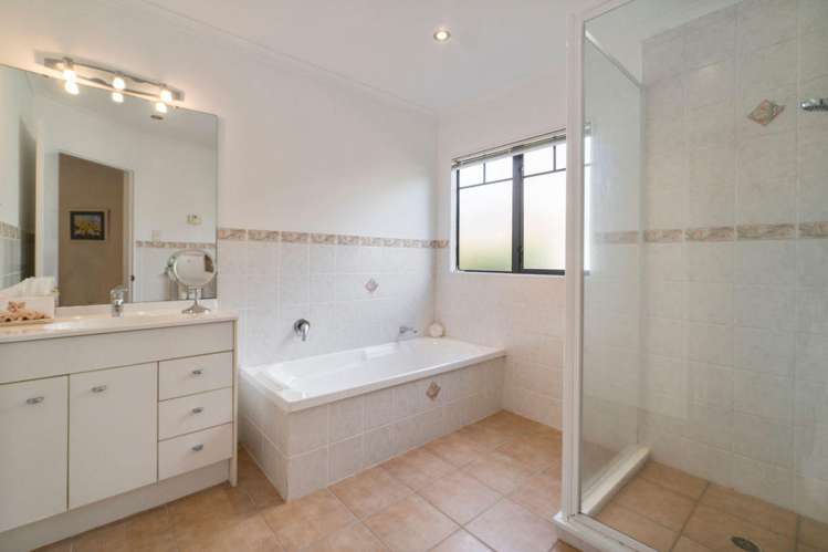 8 Cellarmans Street Te Atatu Peninsula_11