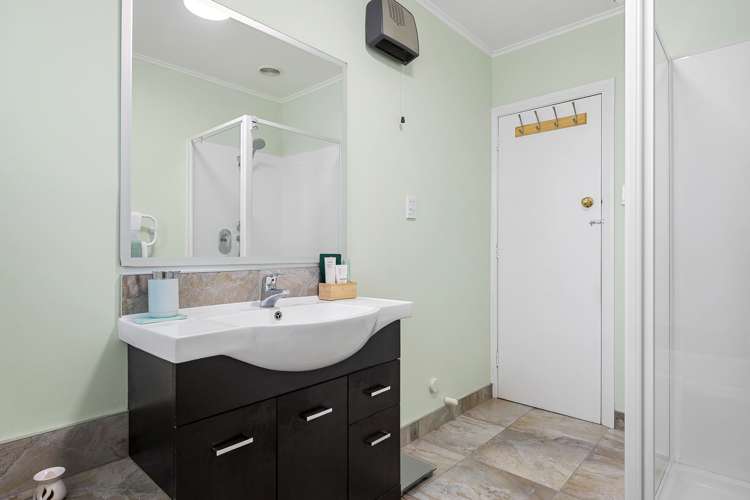 6 Nyoli Street Northcote_18