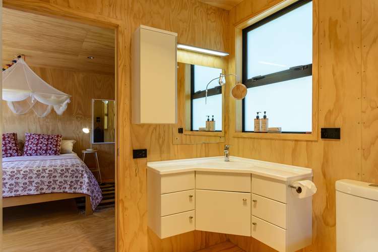 13b Beach Place Havelock_8