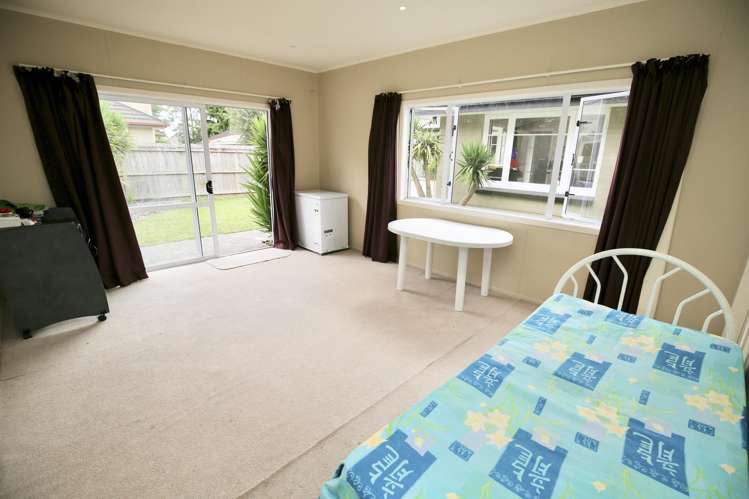 192 Fox Street Hamilton East_13