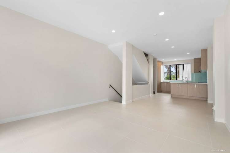 7/17 Lyon Avenue Mount Albert_2