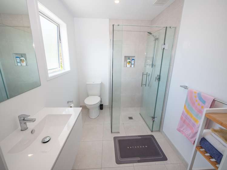 5 Eagles Way Cable Bay_15