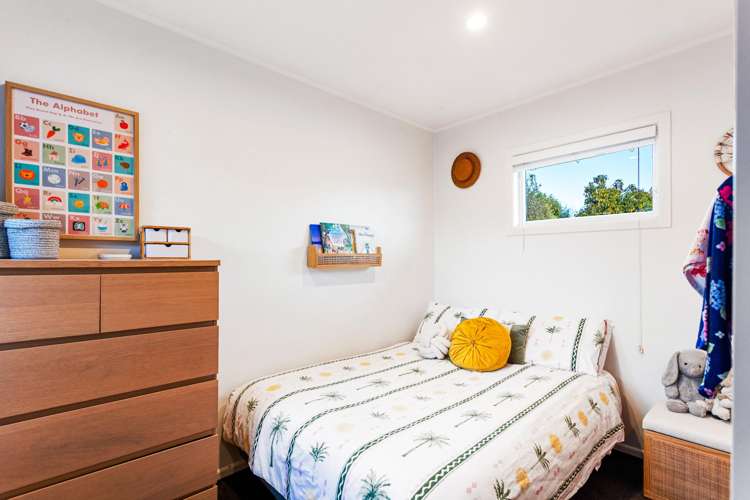 56 Vodanovich Road Te Atatu South_18