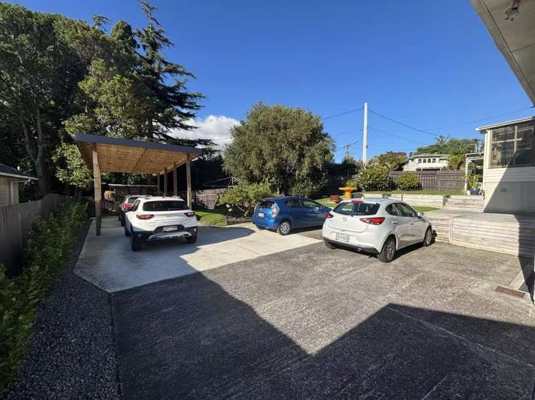 120 Vodanovich Road Te Atatu South_26