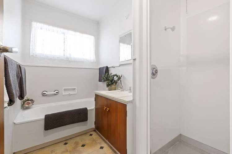 2/6 Russell Road Manurewa_6