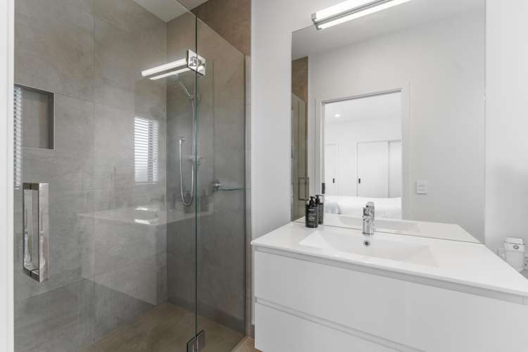 12 Repo Street Wharewaka_16