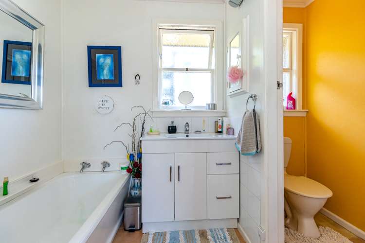 126 Pages Road Marchwiel_13