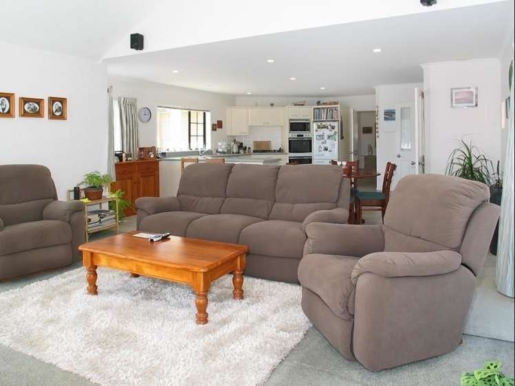 8 Scoresby Grove Whitby_23