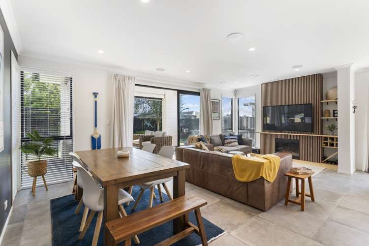 72 Constellation Avenue Beachlands_11