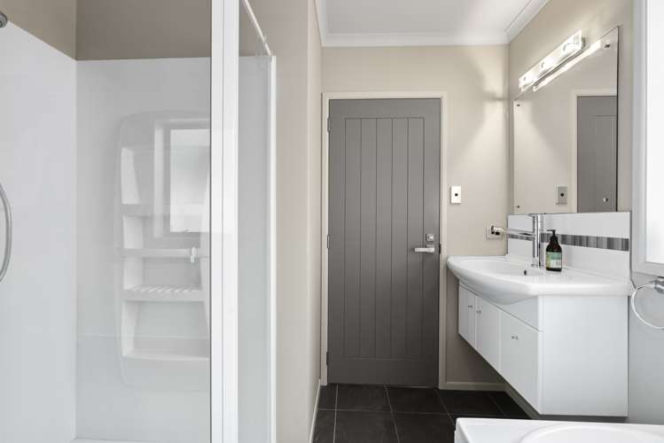 2a Wallath Road Westown_14