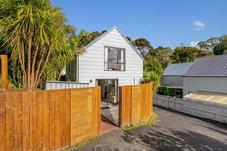 1/147 Spinella Drive Bayview_19