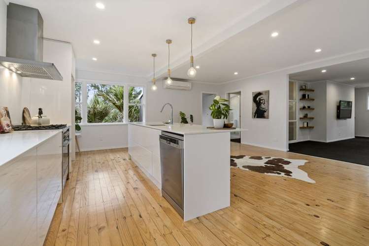 39 & 41 Upland Road Huia_7