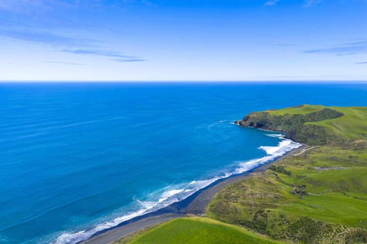 1597 Whaanga Road Raglan_10