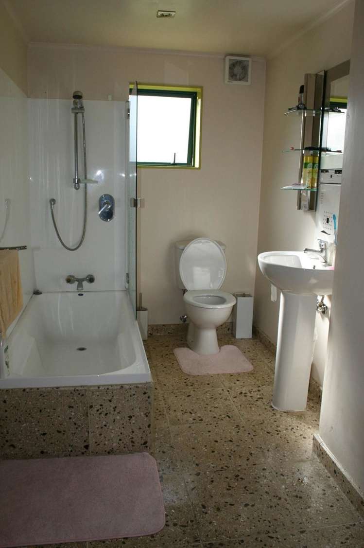 39 Sylvan Crescent Te Atatu South_18