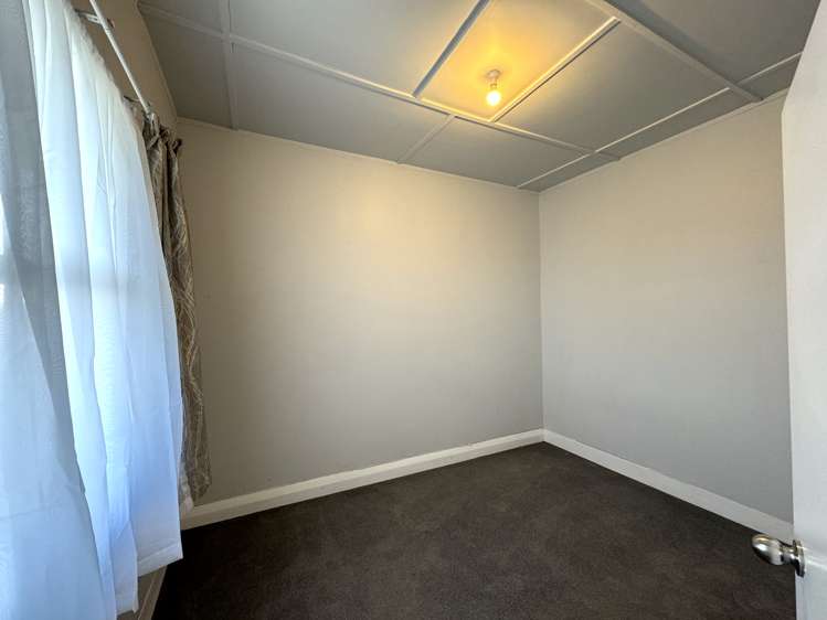 86 Salcombe Street Kaitangata_21