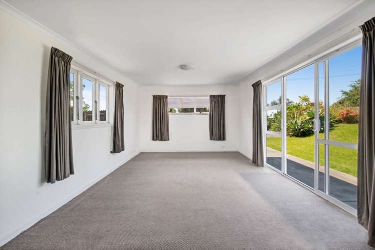 29 Roberts Road Matakatia_15