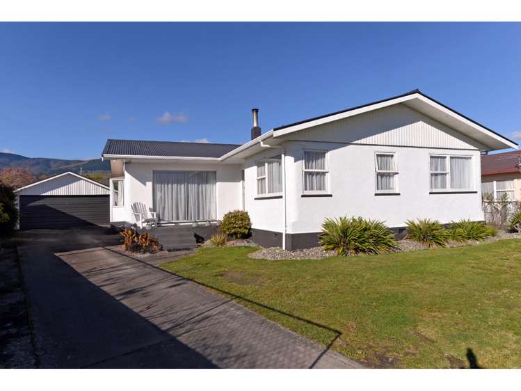 5 Tennyson Crescent Stoke_14