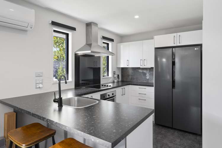 2/8 Hurst Place Parklands_5