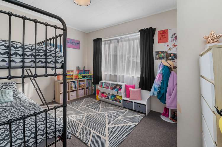 11 Elmslie Place Owhata_15