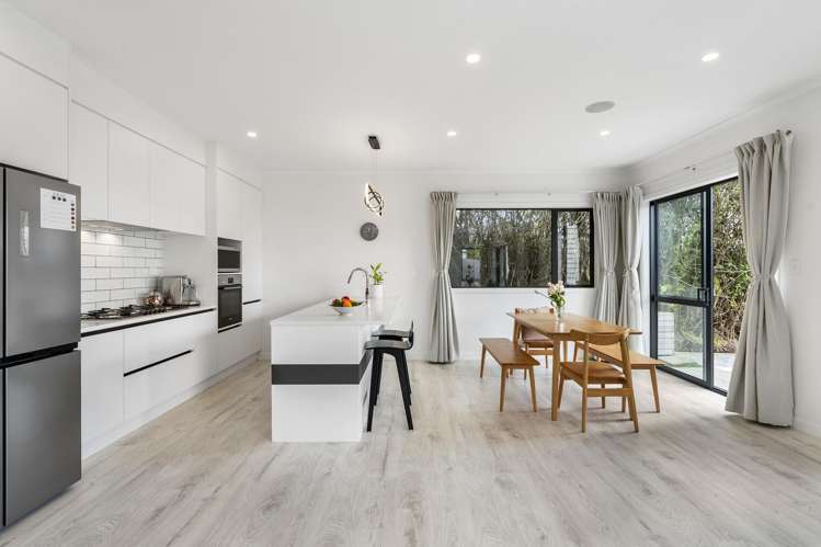 562a Beach Road Rothesay Bay_5