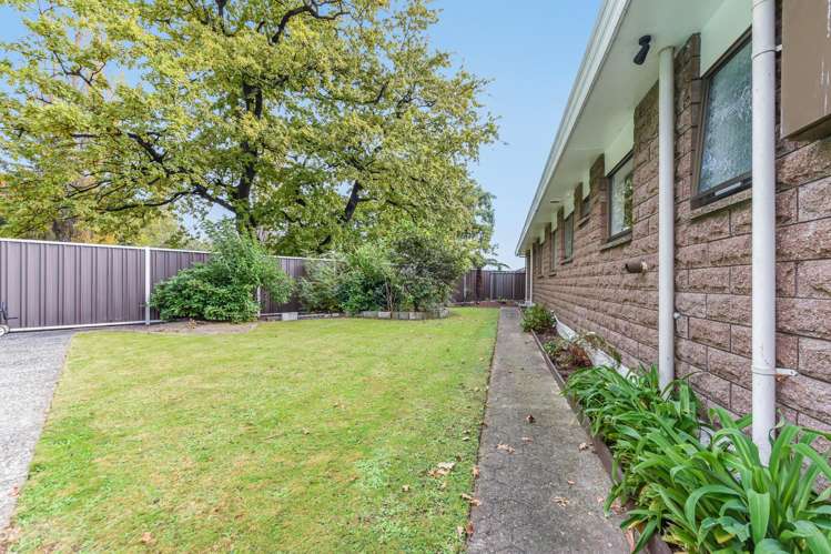 27 Browning Crescent Stoke_23