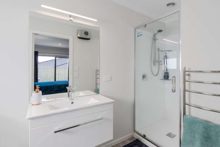 27 Cobb Place Otaki_12