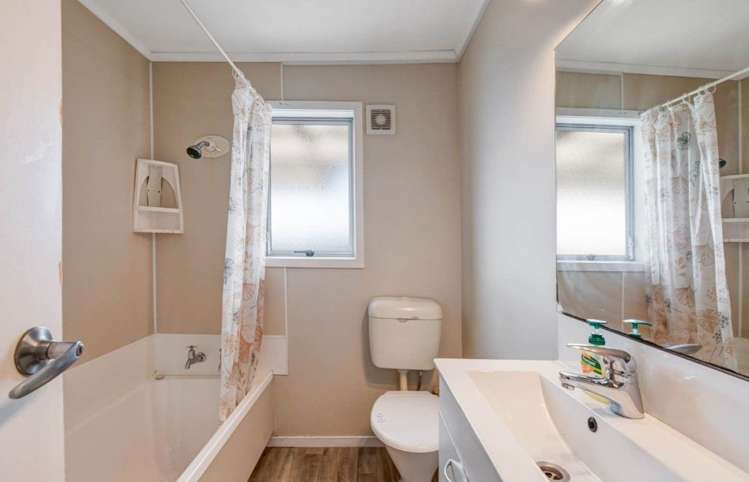 10 Rimu Road Stanmore Bay_9