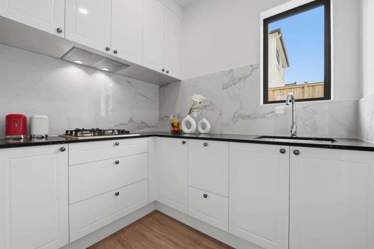 56A Tinaku Road Flat Bush_13