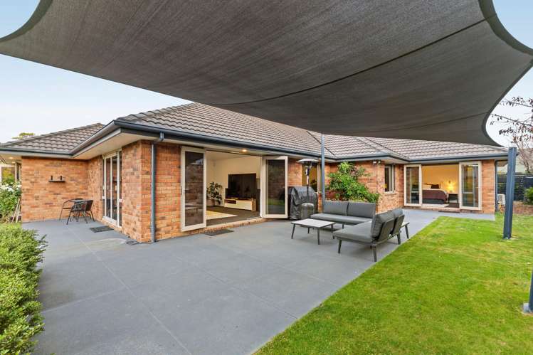 14 Hussey Road Harewood_11