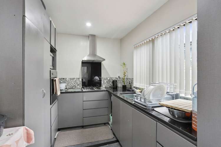 7 Mataki Way Glen Eden_13