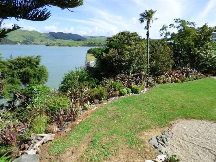 1233 Te Waitere Road Taharoa_28