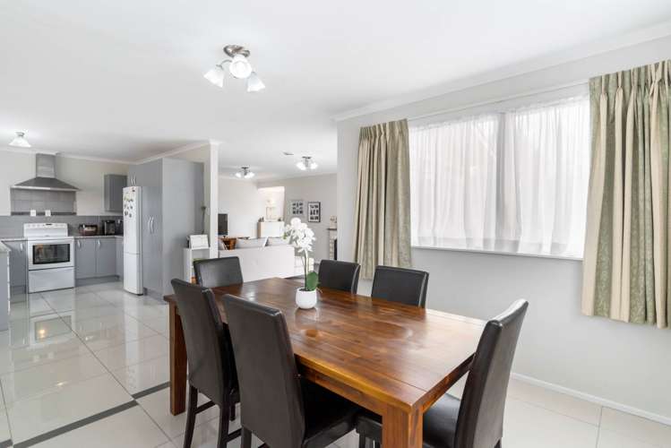 123 Vodanovich Road Te Atatu South_9
