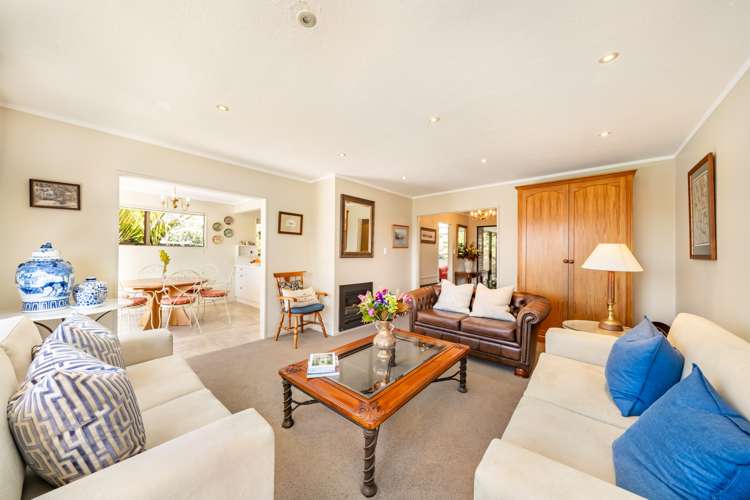 15 Longitude Place Whitby_17