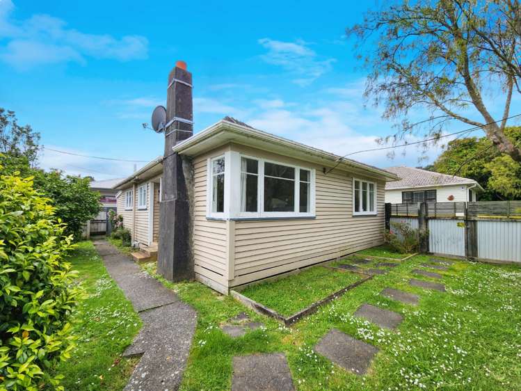 1 Hine Road Wainuiomata_11