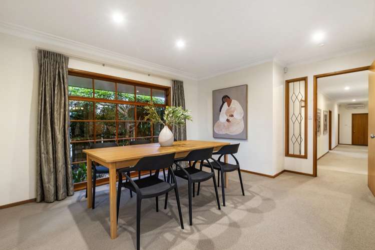 22 John Dee Crescent Red Beach_16